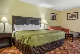Photograph of Quality Inn, Bloomington