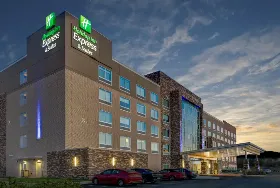 Photograph of Holiday Inn Express, Noblesville