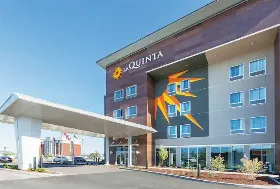 Photograph of La Quinta Inn & Suites, Terre Haute