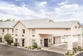 Photograph of Ramada Limited Tell City, Tell City