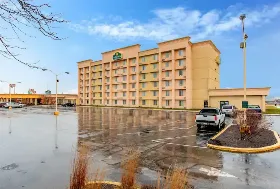 Photograph of La Quinta Inn & Suites, Indianapolis