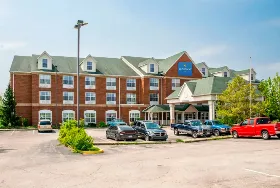Photograph of BlissPoint Inn & Suites, Marion