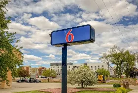 Photograph of Motel 6, Elkhart