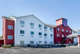 Photograph of Motel 6, Indianapolis