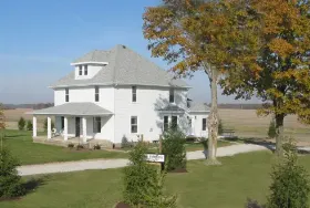 Photograph of Granny's Farm B&B, Marshall
