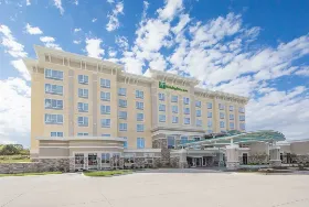Photograph of Holiday Inn & Suites Davenport, Davenport