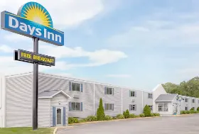 Photograph of Days Inn, Cedar Falls