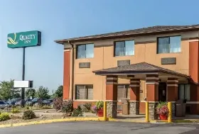 Photograph of Quality Inn At Collins Road, Cedar Rapids
