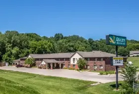 Photograph of Quality Inn, Decorah