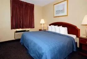 Photograph of Econo Lodge Inn & Suites, Waterloo