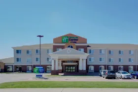 Photograph of Holiday Inn Express, Le Mars