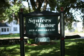 Photograph of Squiers Manor B B, Maquoketa