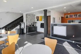 Photograph of Motel 6, Marshalltown