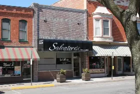 Photograph of Salvatore's By Papa Reno, Muscatine