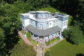 Photograph of Mont Rest Bed And Breakfast, Bellevue