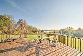 Photograph of Lake Shore Hideout, Keosauqua