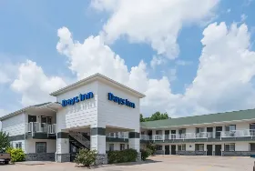 Photograph of Days Inn, Andover