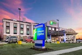 Photograph of Holiday Inn Express, Hutchinson