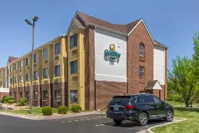 Photograph of Quality Inn, Overland Park
