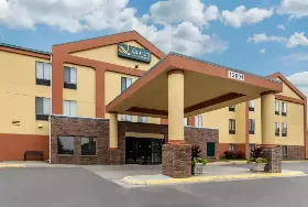 Photograph of Quality Inn, Lenexa