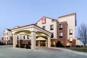 Photograph of Comfort Suites, Pratt
