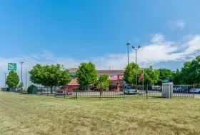 Photograph of Quality Suites, Wichita