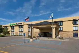 Photograph of Holiday Inn Express, Colby