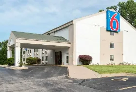 Photograph of Motel 6, Lawrence