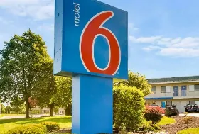 Photograph of Motel 6, Lenexa