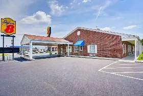 Photograph of Super 8 By Wyndham Cave City, Cave City