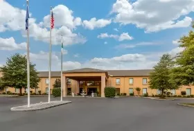 Photograph of Quality Inn, Benton