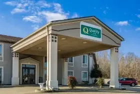 Photograph of Quality Inn, Calvert City