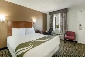 Photograph of Quality Inn, Georgetown