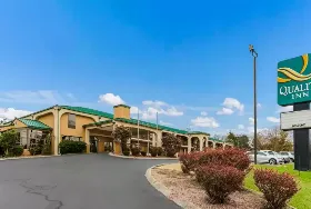 Photograph of Quality Inn, Russellville