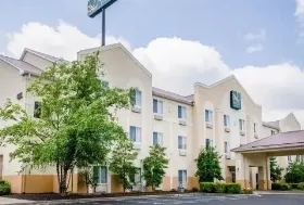 Photograph of Quality Suites, La Grange