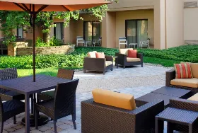 Photograph of Courtyard, Lexington
