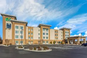 Photograph of La Quinta Inn & Suites, Paducah
