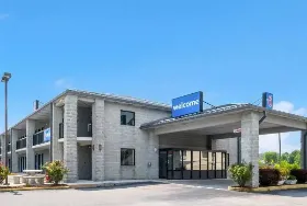 Photograph of Motel 6, London