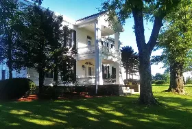 Photograph of Hogan House Suites, Dry Ridge
