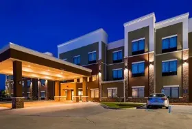Photograph of Best Western False River Hotel, New Roads