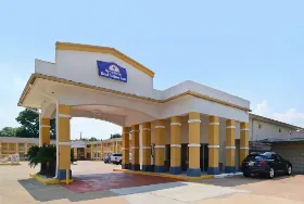 Photograph of Americas Best Value Inn, Alexandria