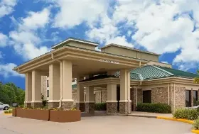 Photograph of Comfort Inn, Alexandria
