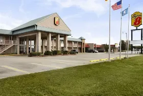 Photograph of Super 8, New Iberia