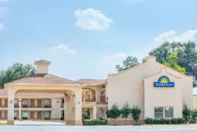 Photograph of Days Inn, Abbeville