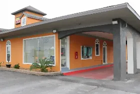 Photograph of Deluxe Inn Motel, Lake Charles