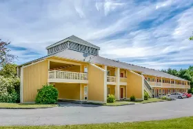Photograph of Econo Lodge, Freeport