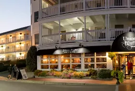 Photograph of Union Bluff Hotel, York Beach