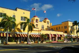 Photograph of Colony Hotel, Kennebunkport