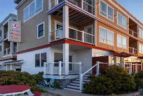 Photograph of Alouette Beach Resort, Old Orchard Beach