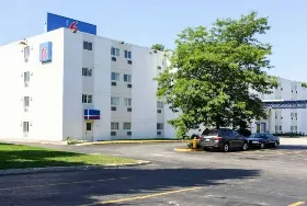 Photograph of Motel 6, Portland